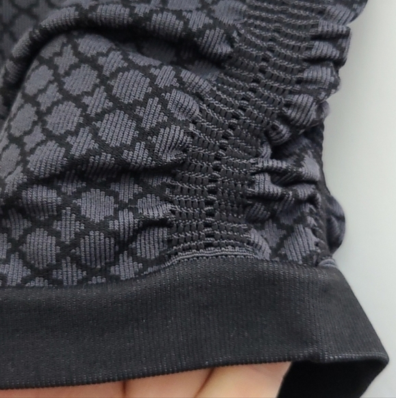 Lululemon In The  Flow Crop II (First Release) Heathered Deep Coal Size 8 - Picture 9 of 16